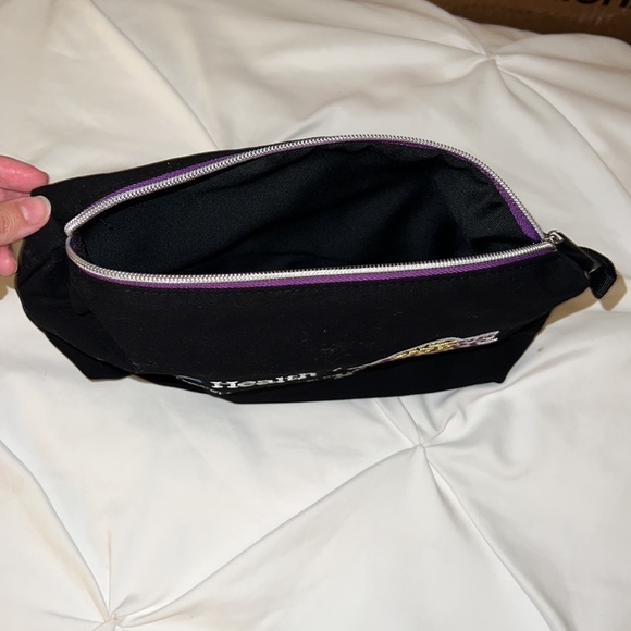 UCLA x Lakers Cosmetics Bag - Picture 3 of 6